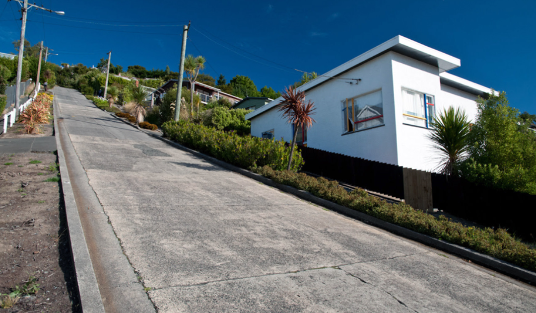 Rua íngreme para descida